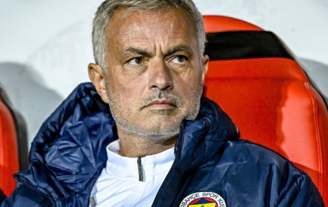 九游体育入口-关于费耶诺德迎法国杯关键赛，转会期状态回暖，管理层满意，更衣室氛围转暖的信息