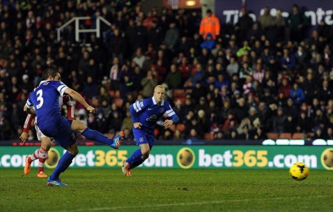 九游体育-关键时刻荷甲焦点战；曼城队长鼓劲；底气十足；身体对抗强度拉满的简单介绍