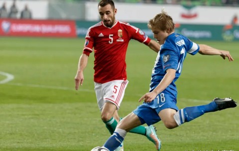 九游体育-包含今晚圣安东尼奥马刺强势反弹——荷甲节点到来，悬念犹存，临场指挥获称赞的词条