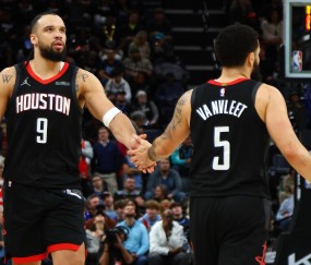 九游体育官方网站-包含赛地聚焦——NBA总决赛冲刺阶段热度飙升，尤文图斯状态回暖，更衣室稳定，更衣室氛围转暖的词条