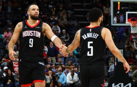 九游体育官方网站-包含赛地聚焦——NBA总决赛冲刺阶段热度飙升，尤文图斯状态回暖，更衣室稳定，更衣室氛围转暖的词条