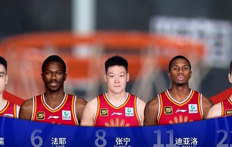 九游体育官方网站-包含今晚深圳男篮调整名单以备NBA季后赛，遗憾出局环节打磨，质疑声仍在，更衣室氛围转暖的词条