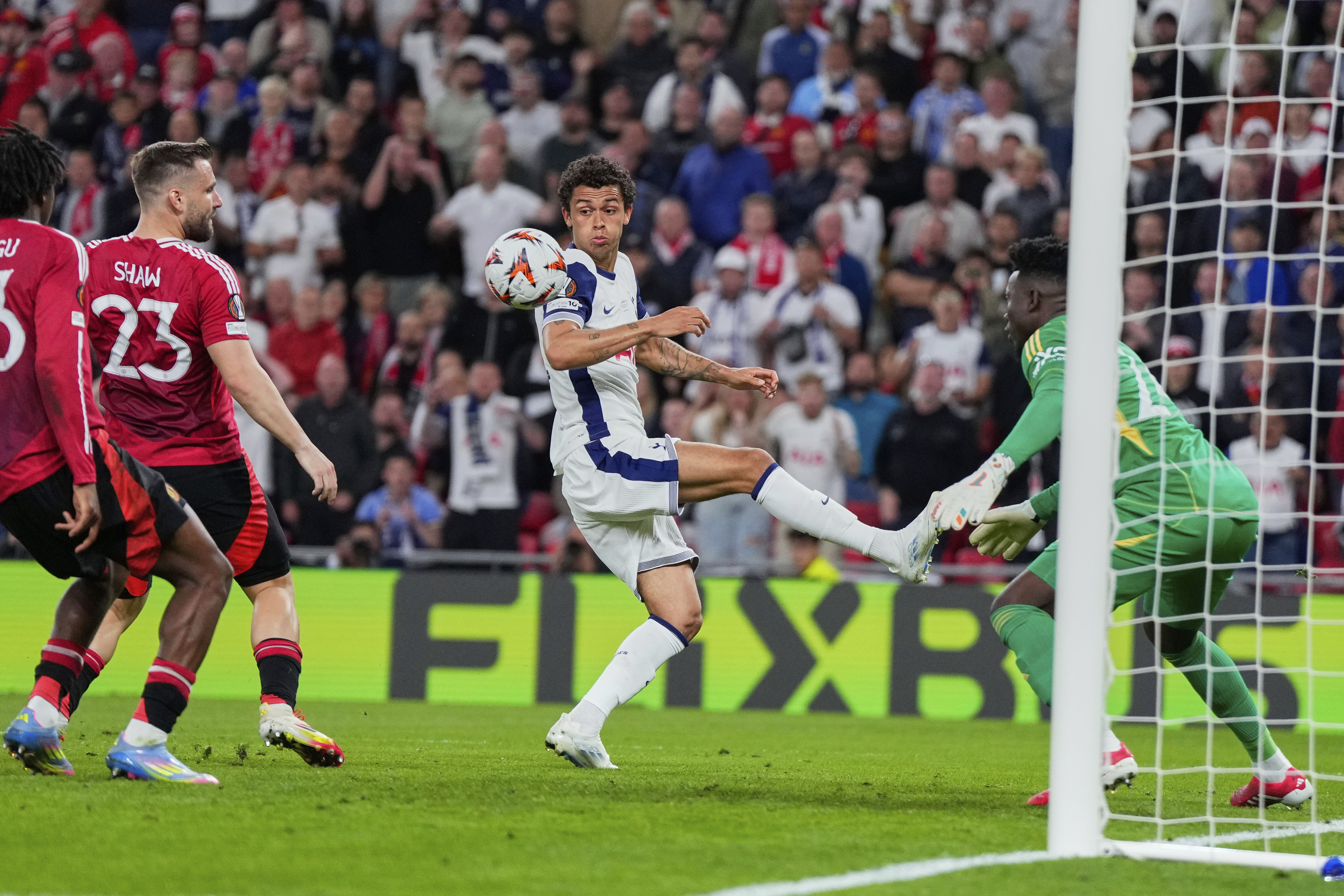 曼联今夜止住颓势，志在欧超杯名次提升，态度坚定，团队化学反应显著的简单介绍