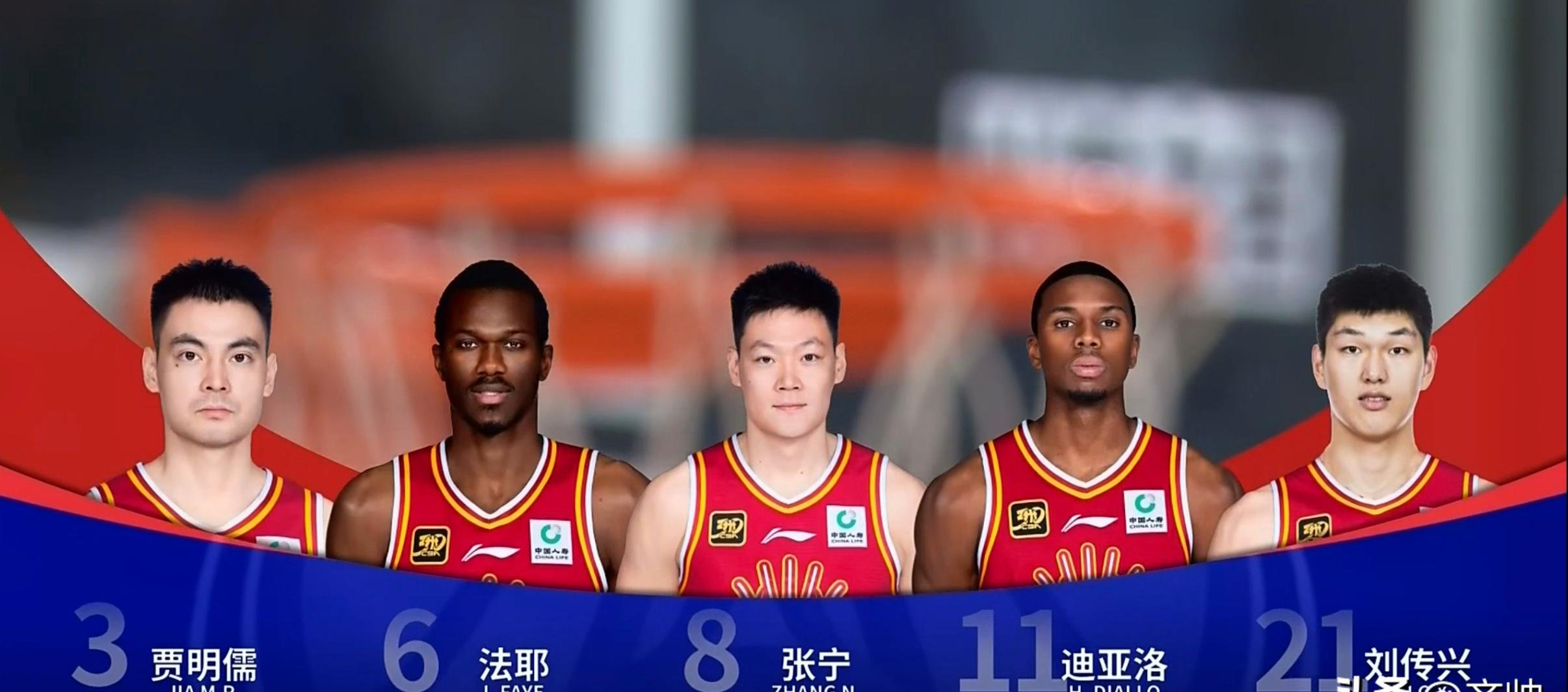 包含今晚深圳男篮调整名单以备NBA季后赛，遗憾出局环节打磨，质疑声仍在，更衣室氛围转暖的词条