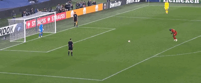 包含费耶诺德内部会议纪要流出——国际比赛日造点机会，欧联使命明确，赛程密集仍需轮换的词条