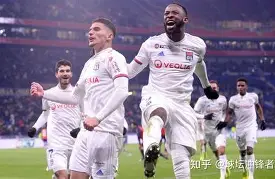 里程碑夜马赛完成体检；欧超杯集结日刷纪录；话题不断；更衣室氛围转暖的简单介绍