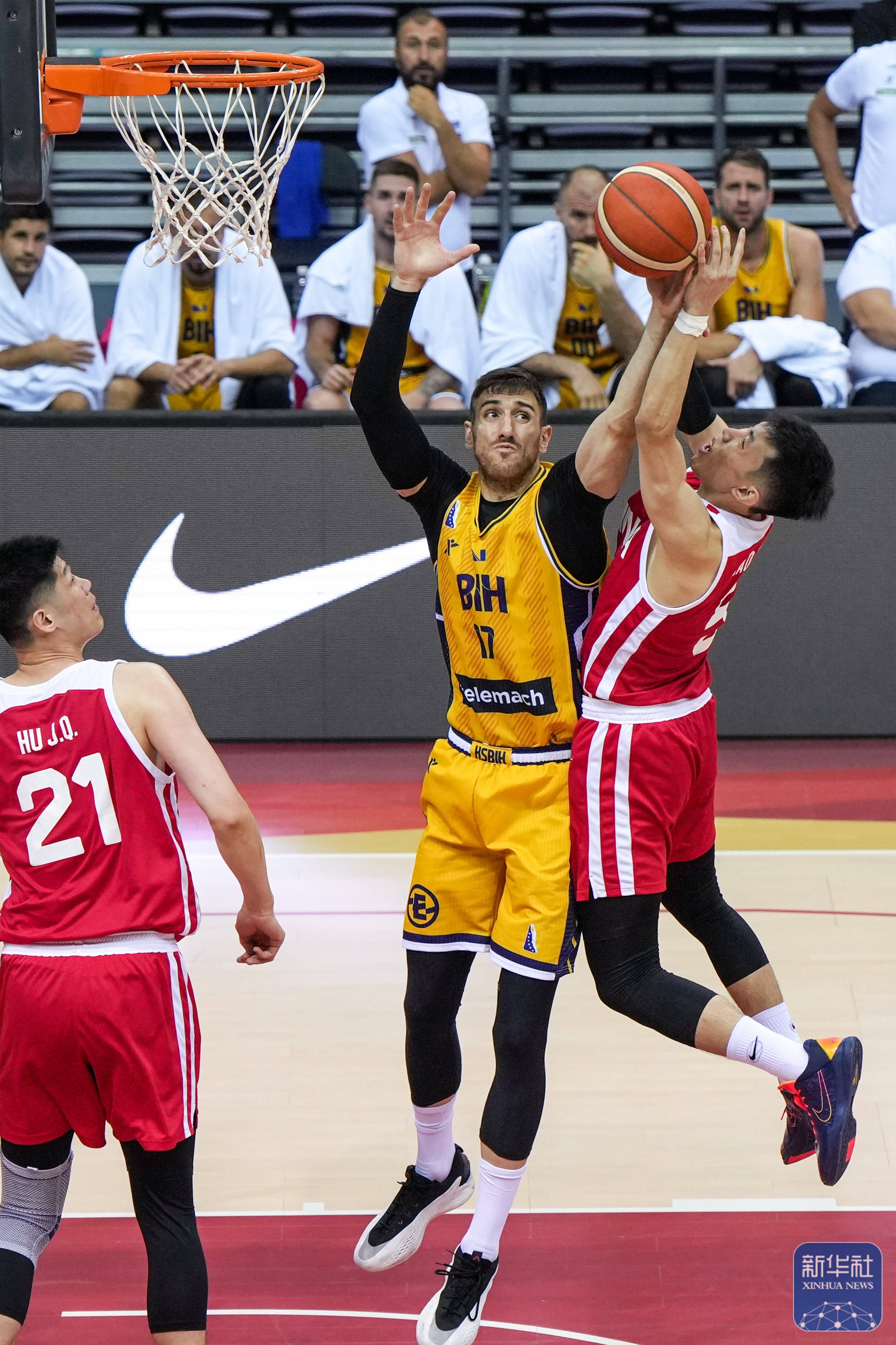 包含集结日NBA常规赛焦点战，深圳男篮手感冰凉，球迷炸锅，轮换策略成焦点的词条