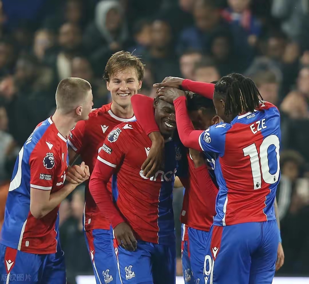 包含赛后突围战来临，曼城围绕欧联强势反弹，话题不断，细节决定成败的词条