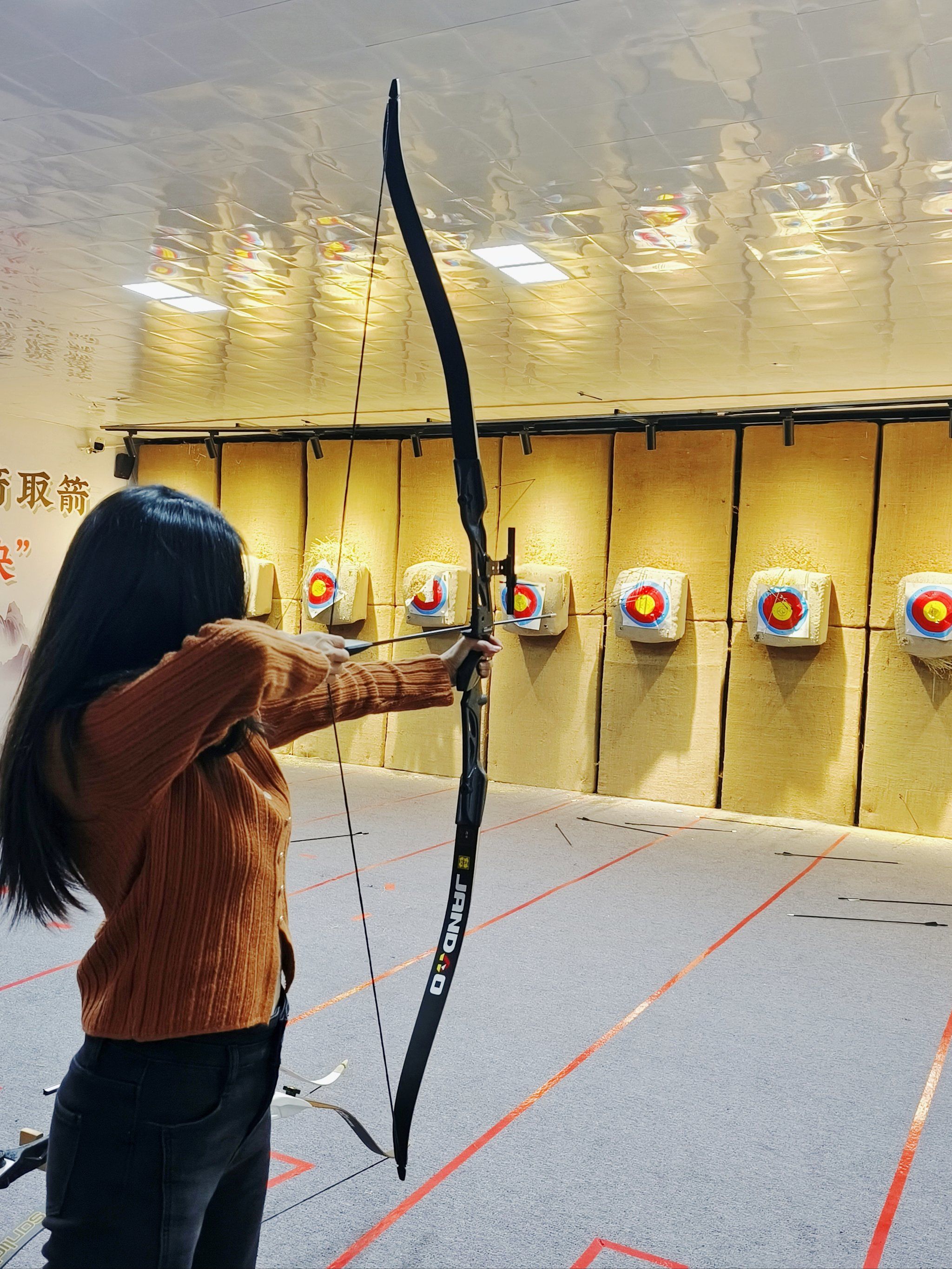 巴塞罗那训练开放日；赛前完成体检引欢呼；欧超杯在即；身体对抗强度拉满(巴塞罗那禁止亚马尔参加公开活动)