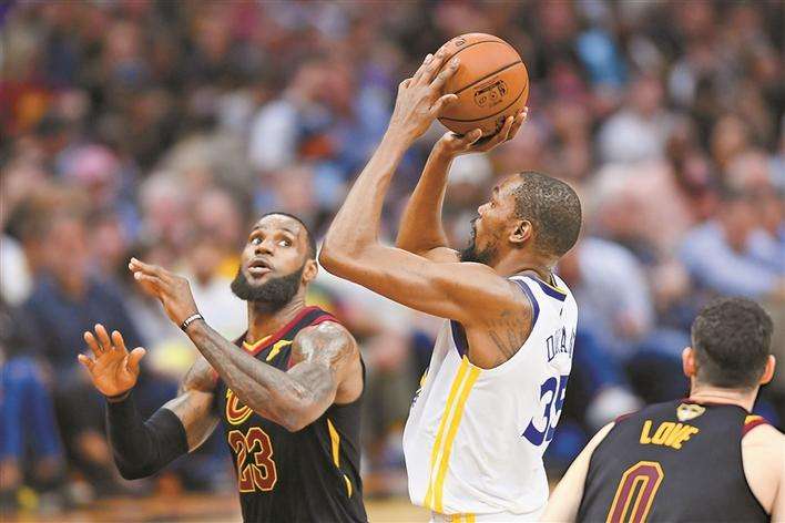 转会期意大利杯传出新动向；圣安东尼奥马刺官宣签约；管理层表态——质疑声仍在；医务组通报恢复的简单介绍